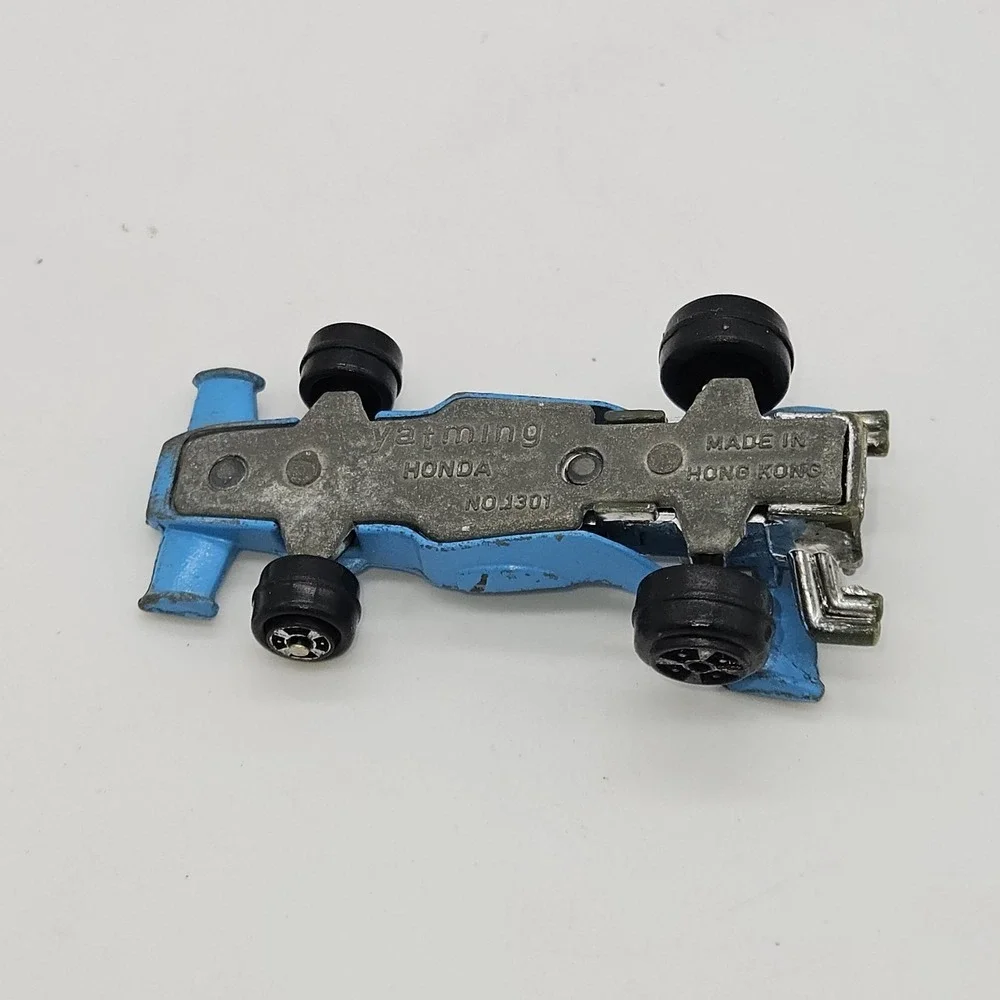 Vintage Toy Car: Yat Ming Honda No. 1301 Shell / STP